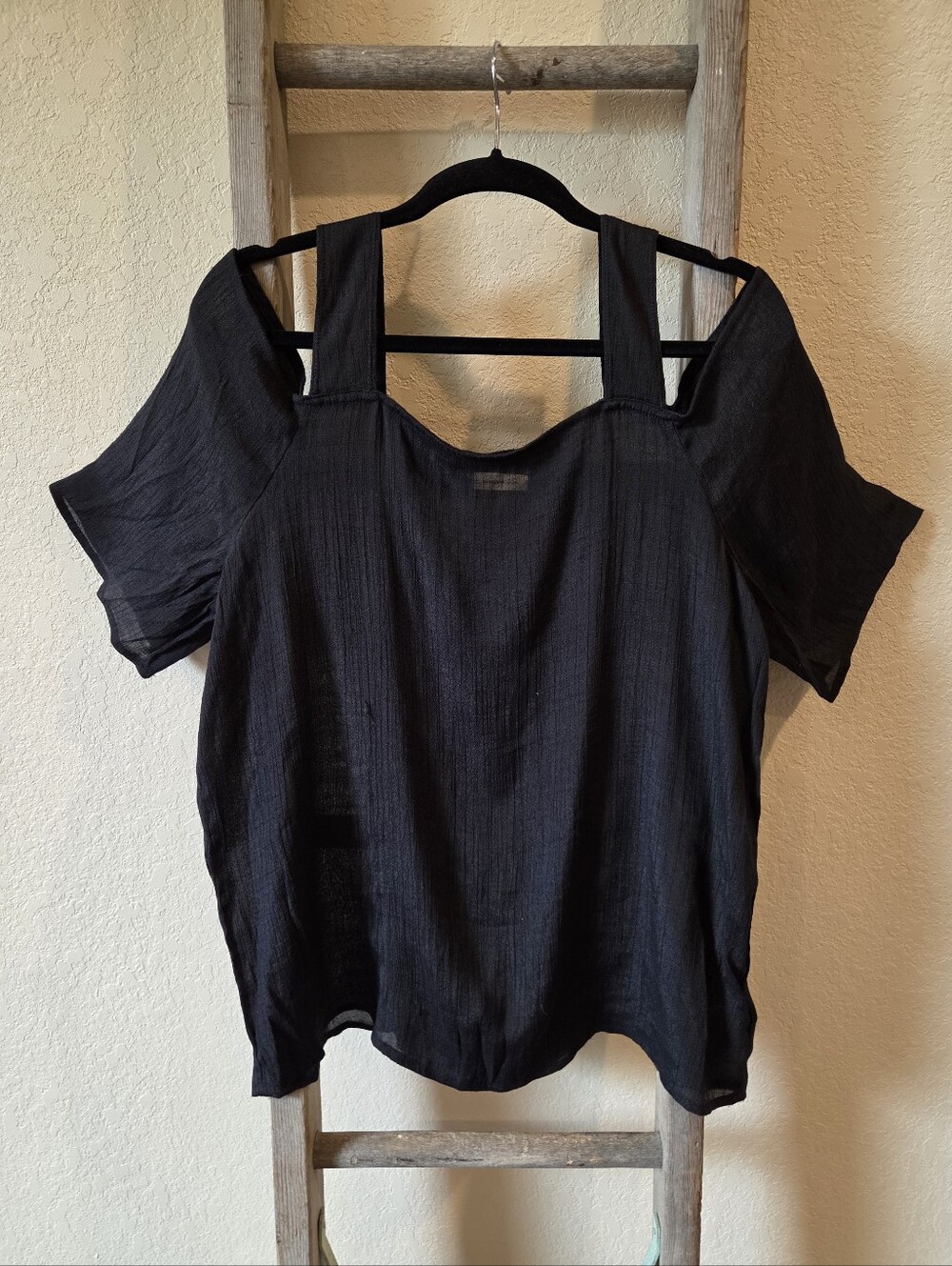 silence + noise Black Cold-Shoulder Square-Neck Blouse - Size Large